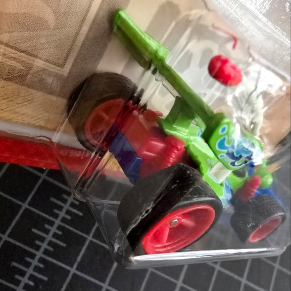 MATTEL HOT WHEELS PREMIUM 2019 DISNEY PIXAR - Picture 4 of 6